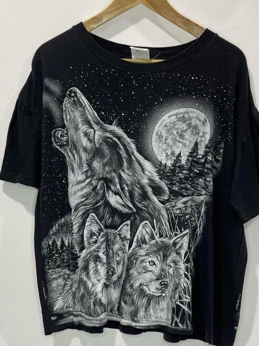 90s Wolf Cropped Tee Size L